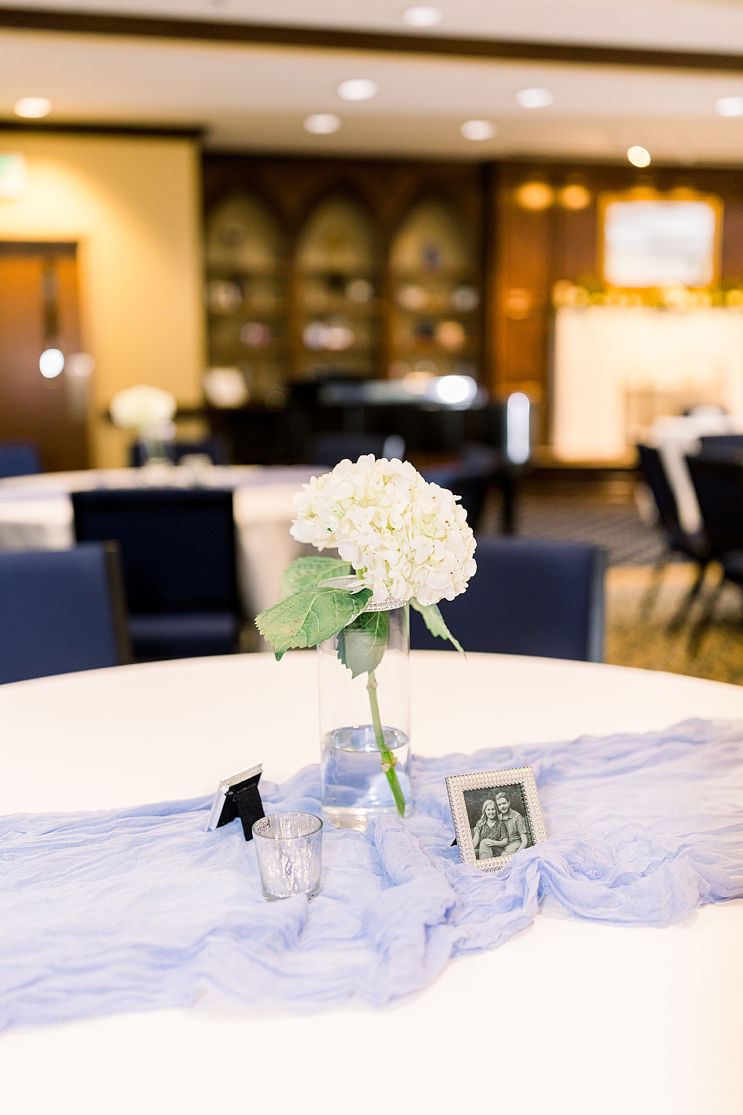 centerpieces with single white flower