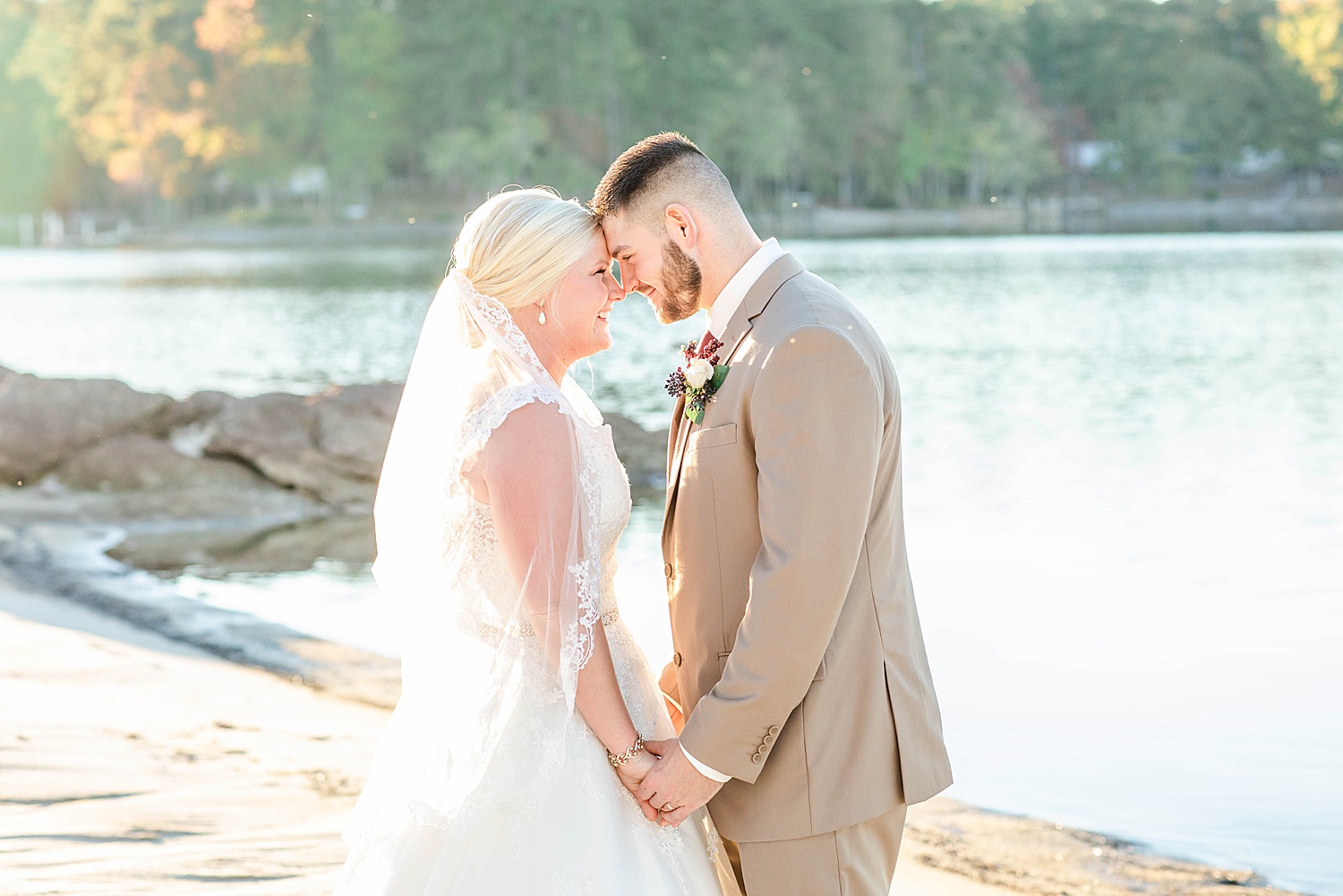 newlyweds at Lake Martin in Dadeville AL