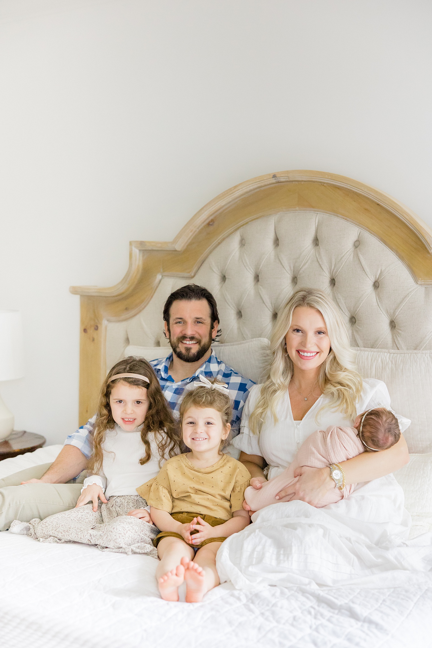Birmingham, AL Newborn and Family Lifestyle Photographer captures new family of five