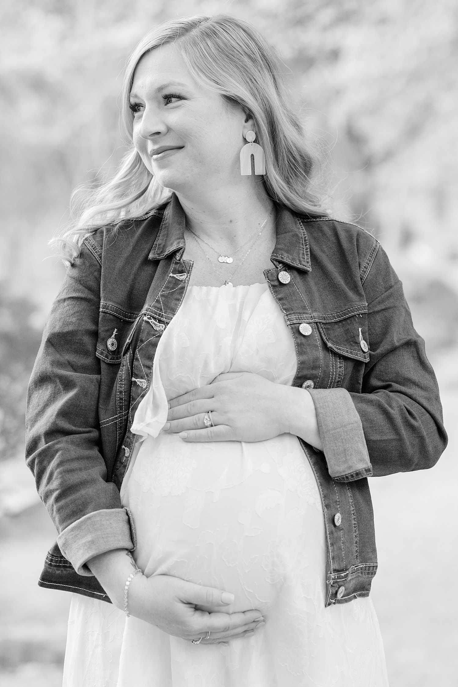 classic maternity portraits of mom-to-be