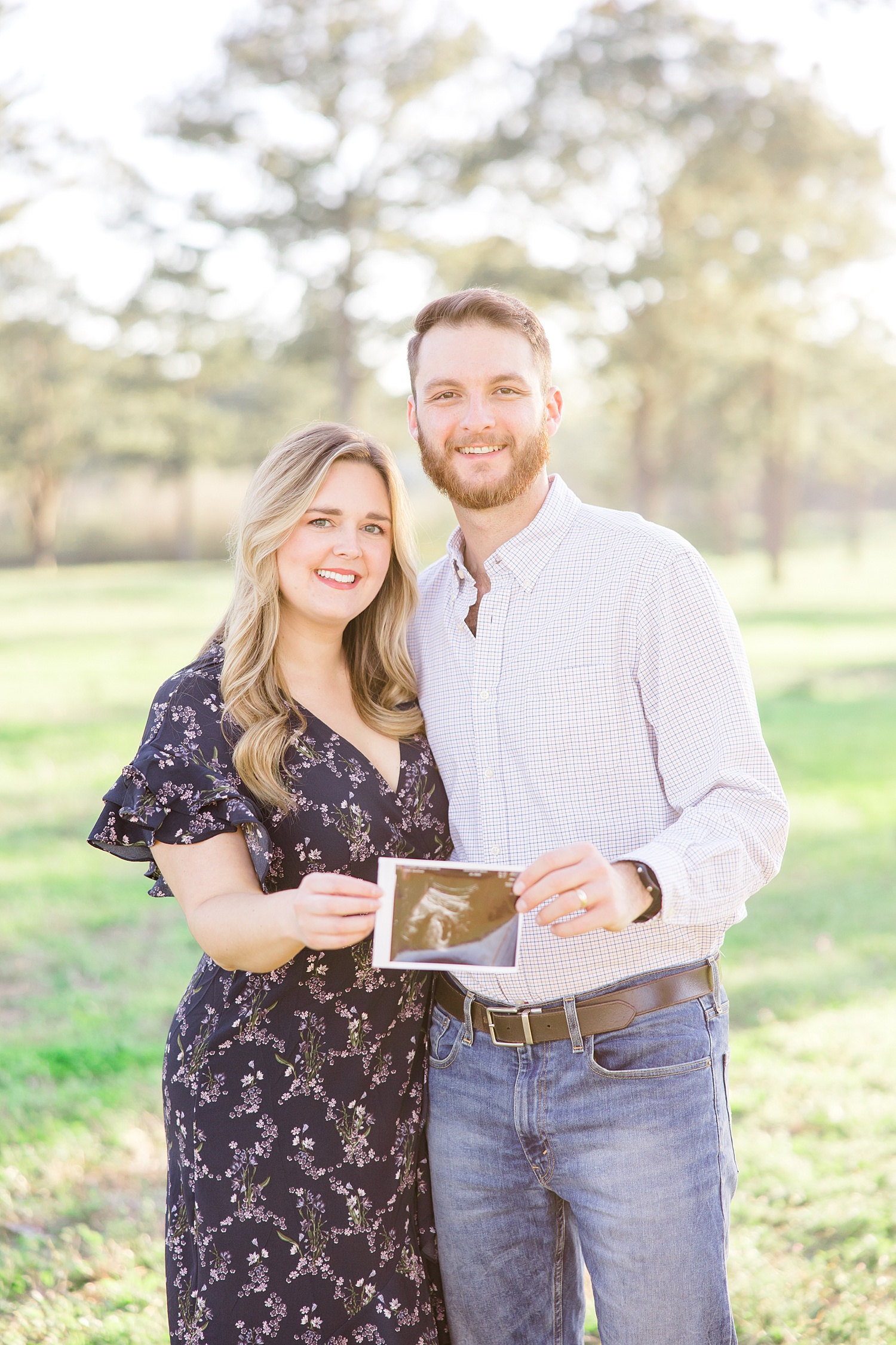 couple announce pregnancy during Spring Mini Sessions at Birmingham Botanical Gardens