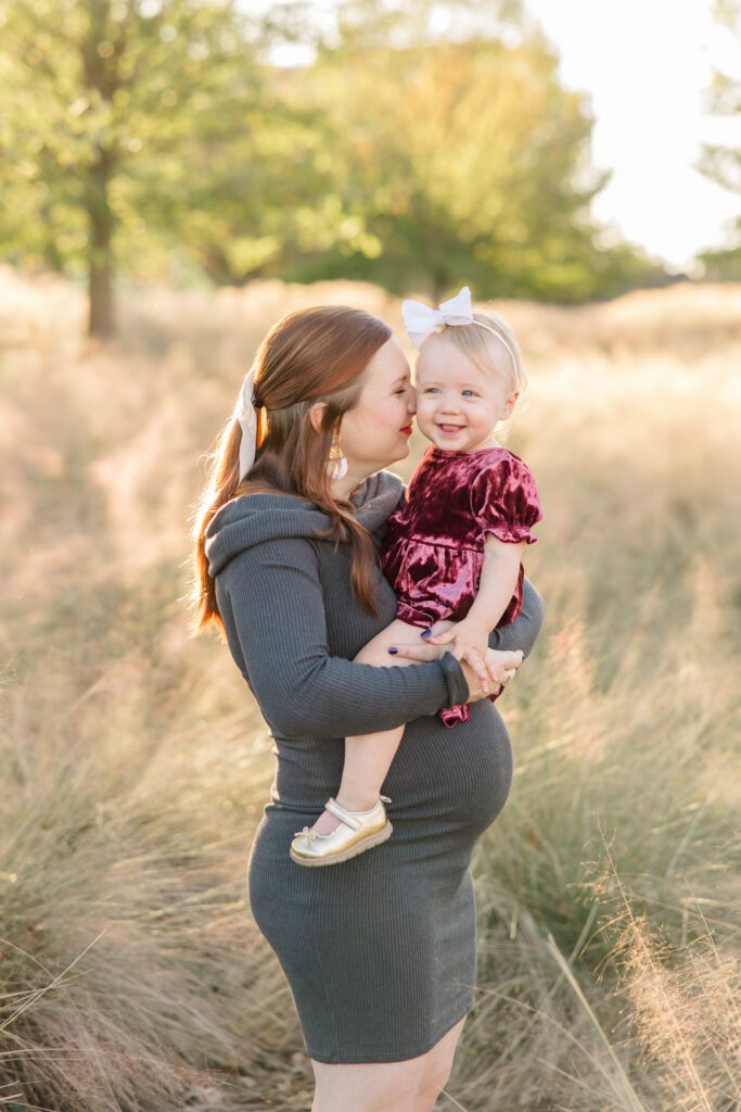 Birmingham, Alabama based portrait photographer; When to Take Maternity Photos in Alabama; Chelsea Morton Photography